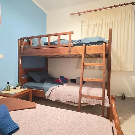 το φιλόξενο σπιτάκι! - The Friendly Nest ! アパート Parálion Ástros