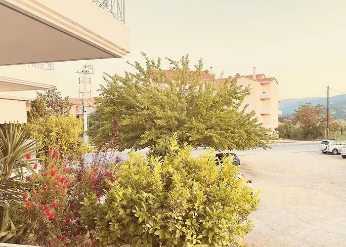 το φιλόξενο σπιτάκι! - The Friendly Nest ! * Parálion Ástros