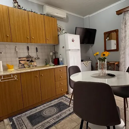 Το Φιλόξενο Σπιτάκι! - The Friendly Nest ! Paralio Astros