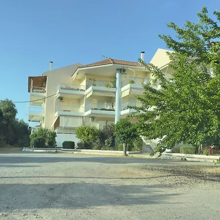 Το Φιλόξενο Σπιτάκι! - The Friendly Nest !