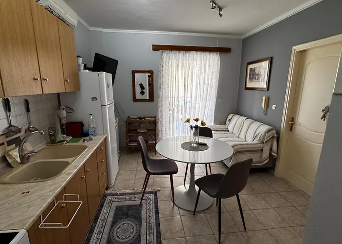 το φιλόξενο σπιτάκι! - The Friendly Nest ! * Parálion Ástros